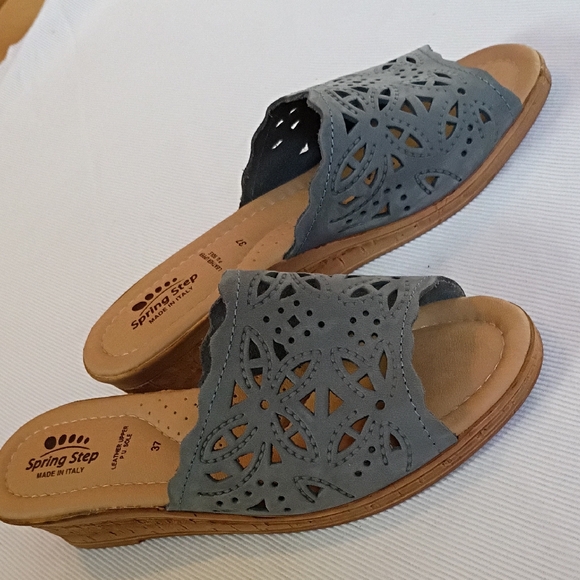 Spring Step Laser Cut Wedge - Picture 1 of 7